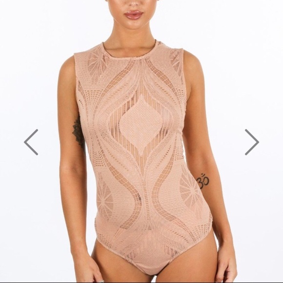 Sleeveless Lace Neutral Nude Pink Bodysuit Crochet Vera & Lucy​ - Picture 6 of 8